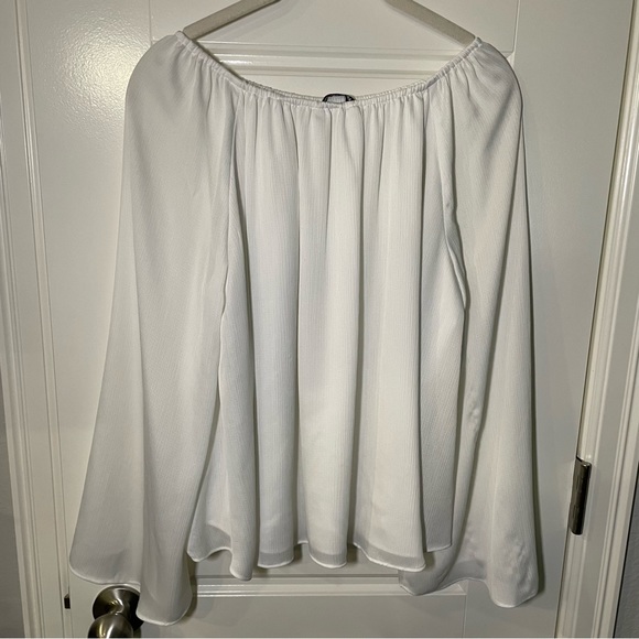 Elizabeth and James White Dolman Sleeve Top, Size Small - Picture 1 of 3
